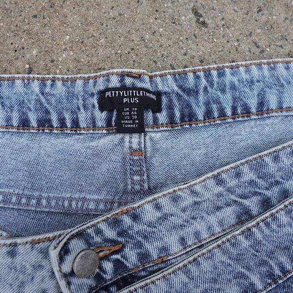 PLT Plus 30 Asymmetrical Wrap Denim Cargo Shorts NWT – Light Acid Wash - Picture 6 of 8